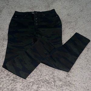 NWT skinny camo jeans
